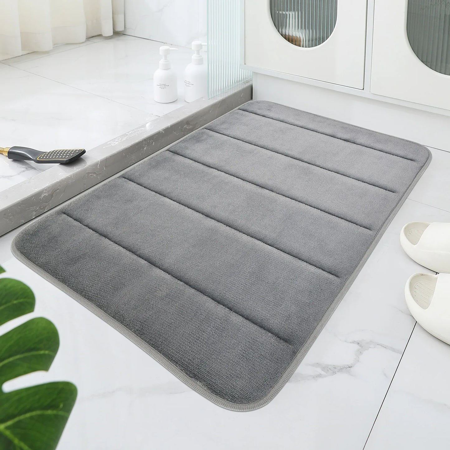 Geometric Pattern Coral Velvet Bath Mat Soft Embossed Stripe Non-Slip Bathroom Rug Hand Washable Home Decor