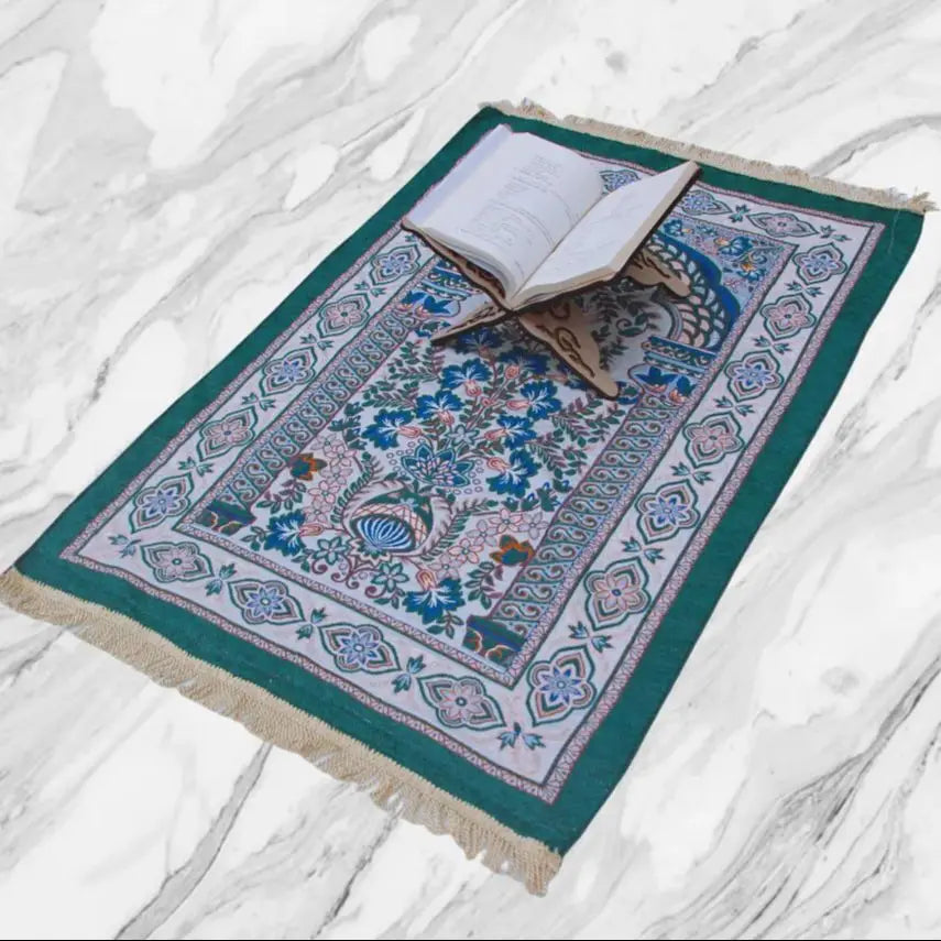 Portable cotton Muslim prayer rug for travel