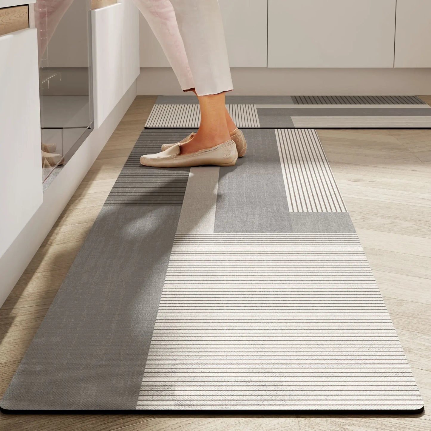 Super absorbent anti-slip bath mat