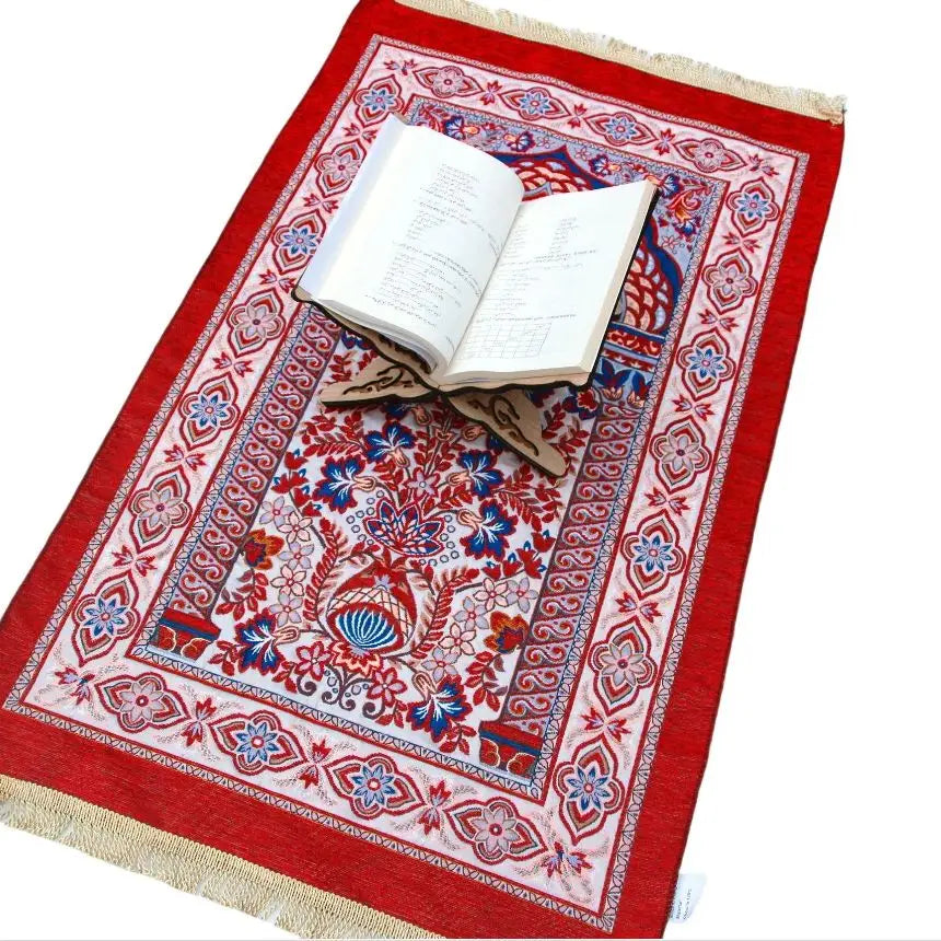 Portable cotton Muslim prayer rug for travel