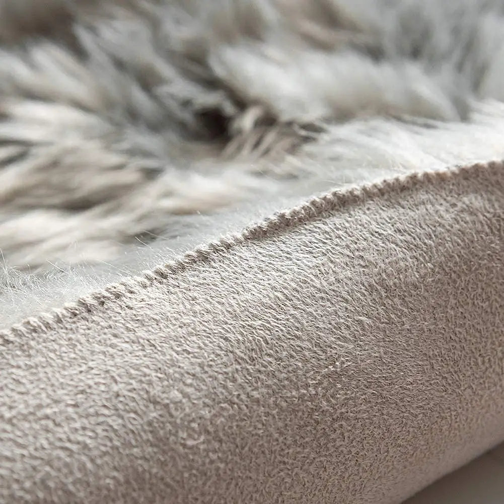 Soft Shaggy Faux Fur Rug Non-Slip 60×90 cm Extra Thick Plush Bedroom Living Room Carpet Machine Washable Floor Mat