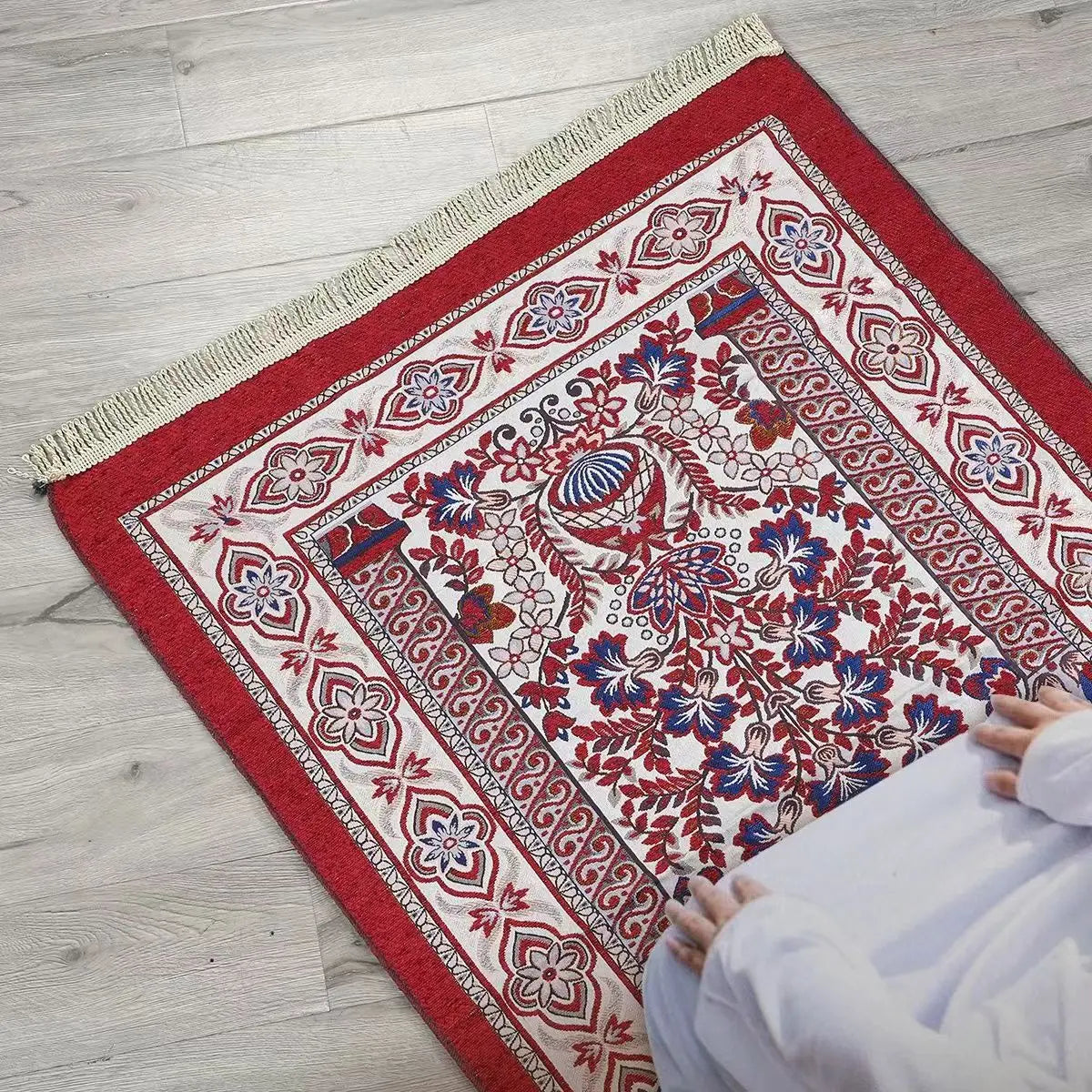 Portable cotton Muslim prayer rug for travel