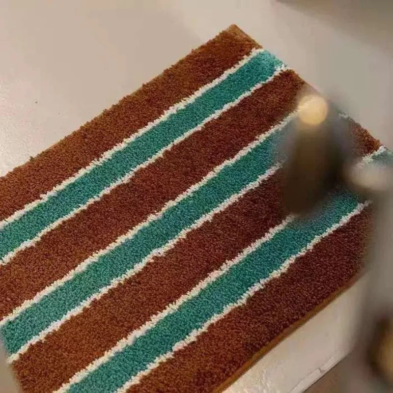 Thick tufted non-slip absorbent carpet