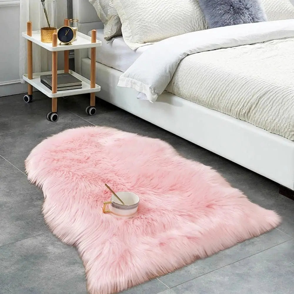 Soft Shaggy Faux Fur Rug Non-Slip 60×90 cm Extra Thick Plush Bedroom Living Room Carpet Machine Washable Floor Mat
