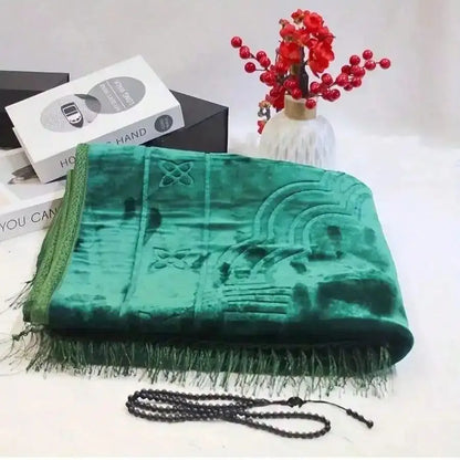 Thick velvet Muslim prayer rug set with beads