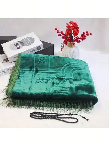 Thick velvet Muslim prayer rug set with beads