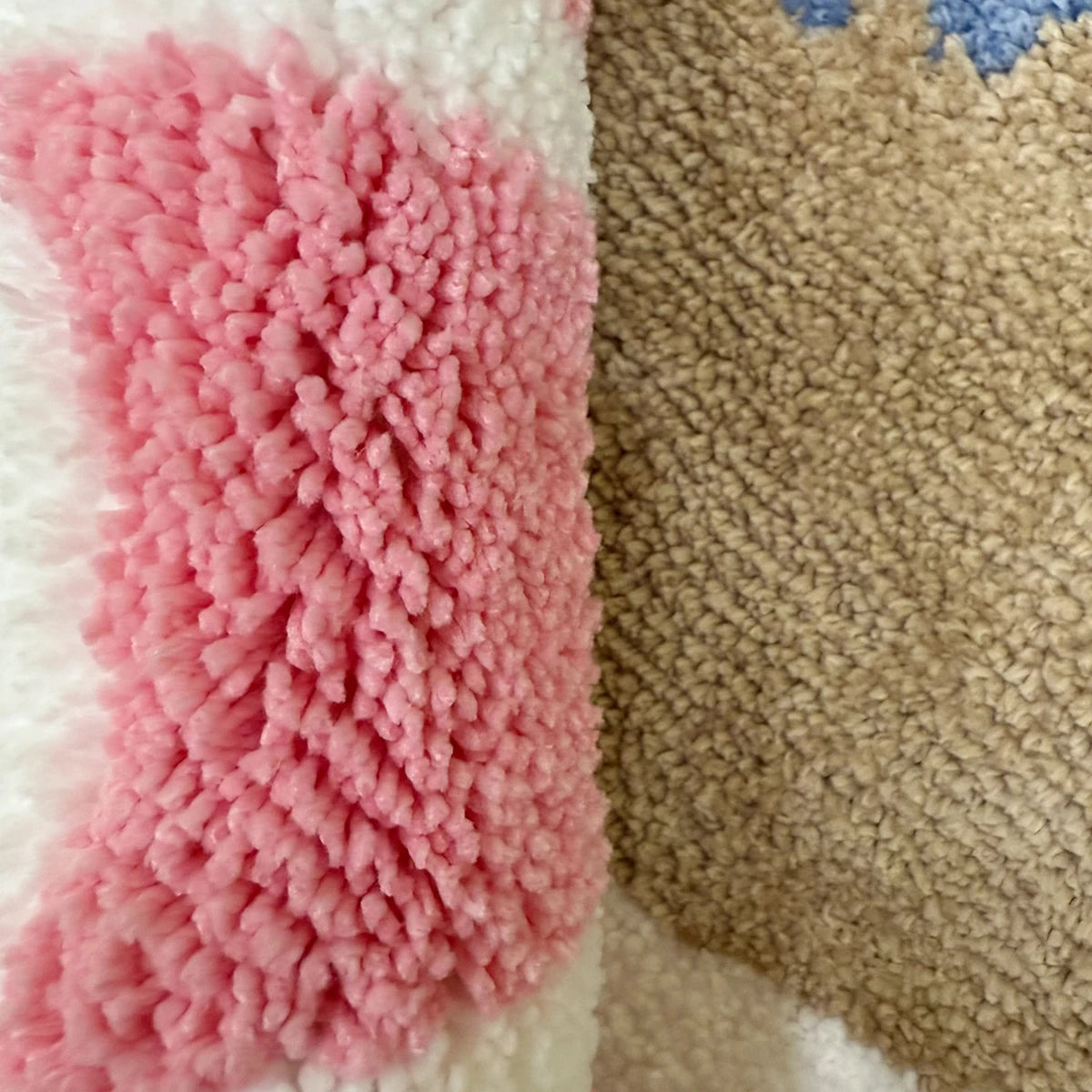 Creative Globe Tufted Color-Block Fluffy Rug