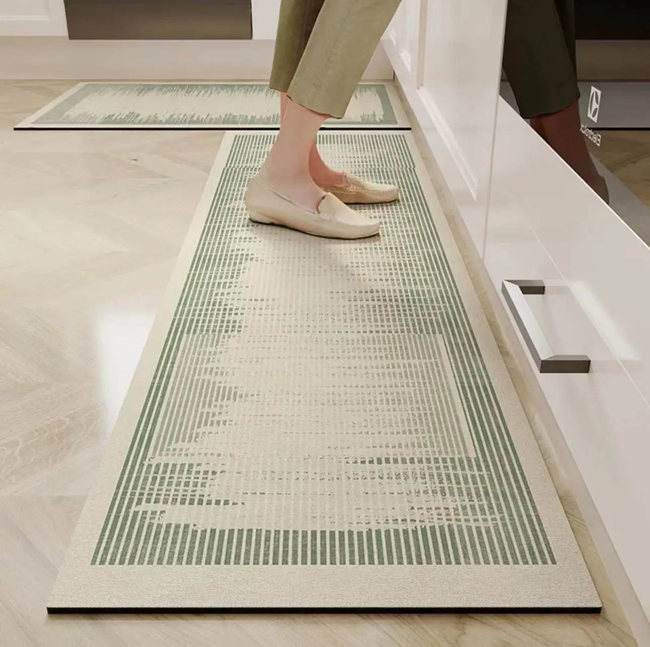 Cuttable non-slip absorbent kitchen mat