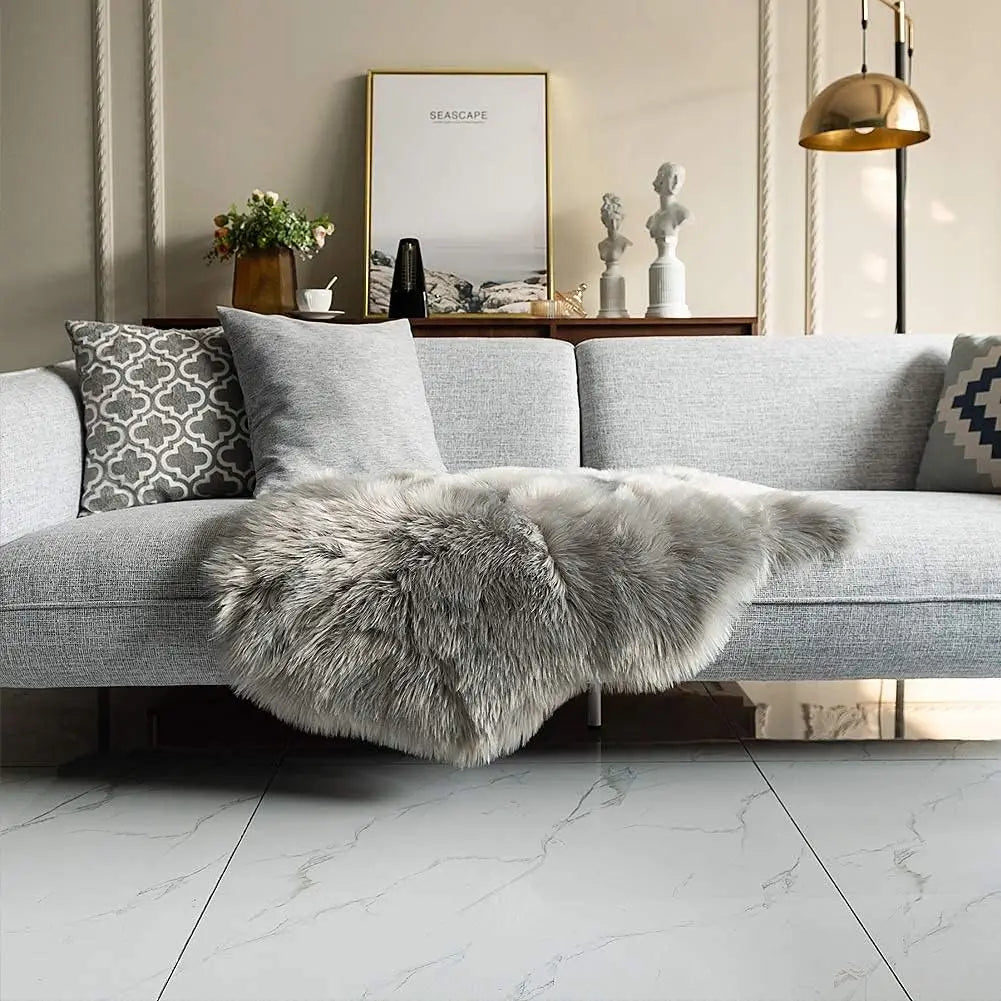 Soft Shaggy Faux Fur Rug Non-Slip 60×90 cm Extra Thick Plush Bedroom Living Room Carpet Machine Washable Floor Mat